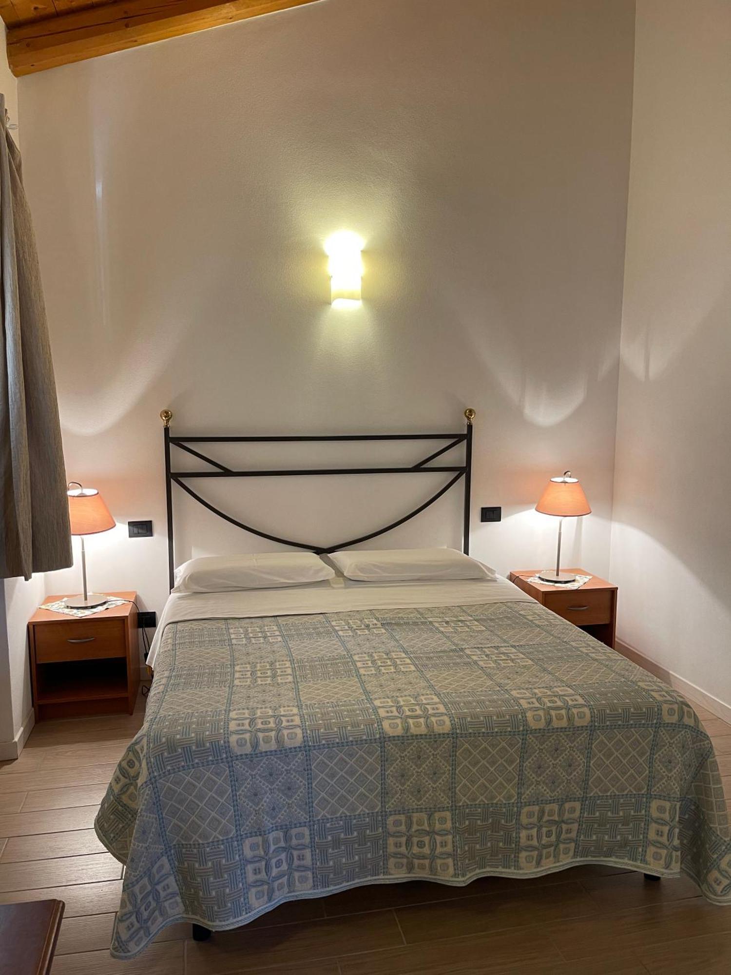 Al Vajo Dependance - Apartments-Zimmer Lazise Bagian luar foto